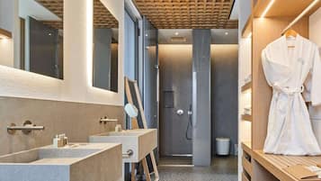 Shower, free toiletries, hair dryer, bathrobes