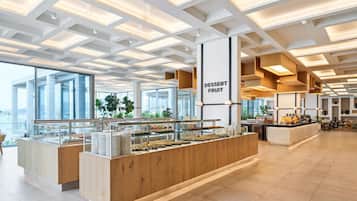 9 restaurants, local and international cuisine