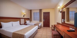 Bungalow Room | Minibar, pengeskab på værelset, skrivebord, mørklægningsgardiner