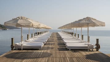 Private beach, sun-loungers, beach umbrellas, beach towels