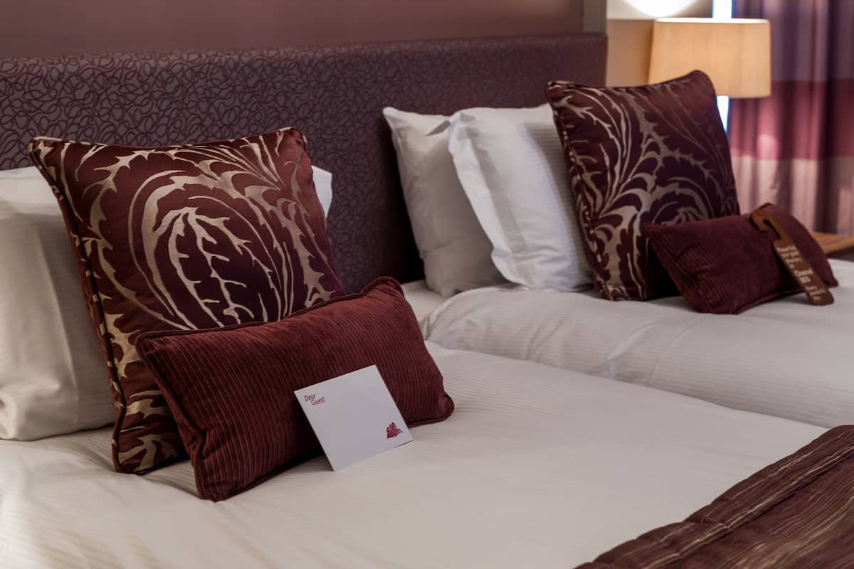 Twin Room | In-room safe, desk, iron/ironing board, free WiFi