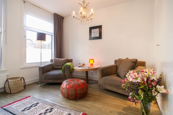 스튜디오, 더블침대 1개, 시내 전망 | 거실 공간