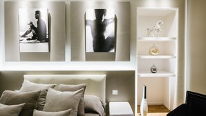 Suite Queen Deluxe | 1 bedroom, in-room safe, desk, laptop workspace - Apart Hotel Torino (Turin)