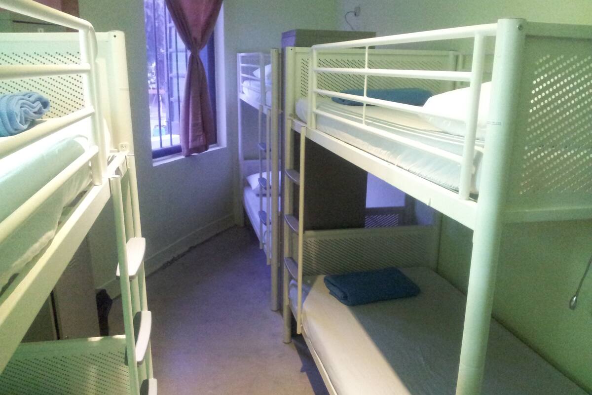 WiFi (free), bed sheets
