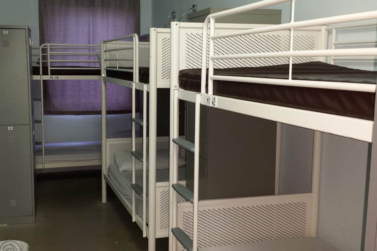 WiFi (free), bed sheets