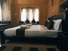 Superior Room, 1 King Bed | Premium bedding, memory foam beds, in-room safe, soundproofing