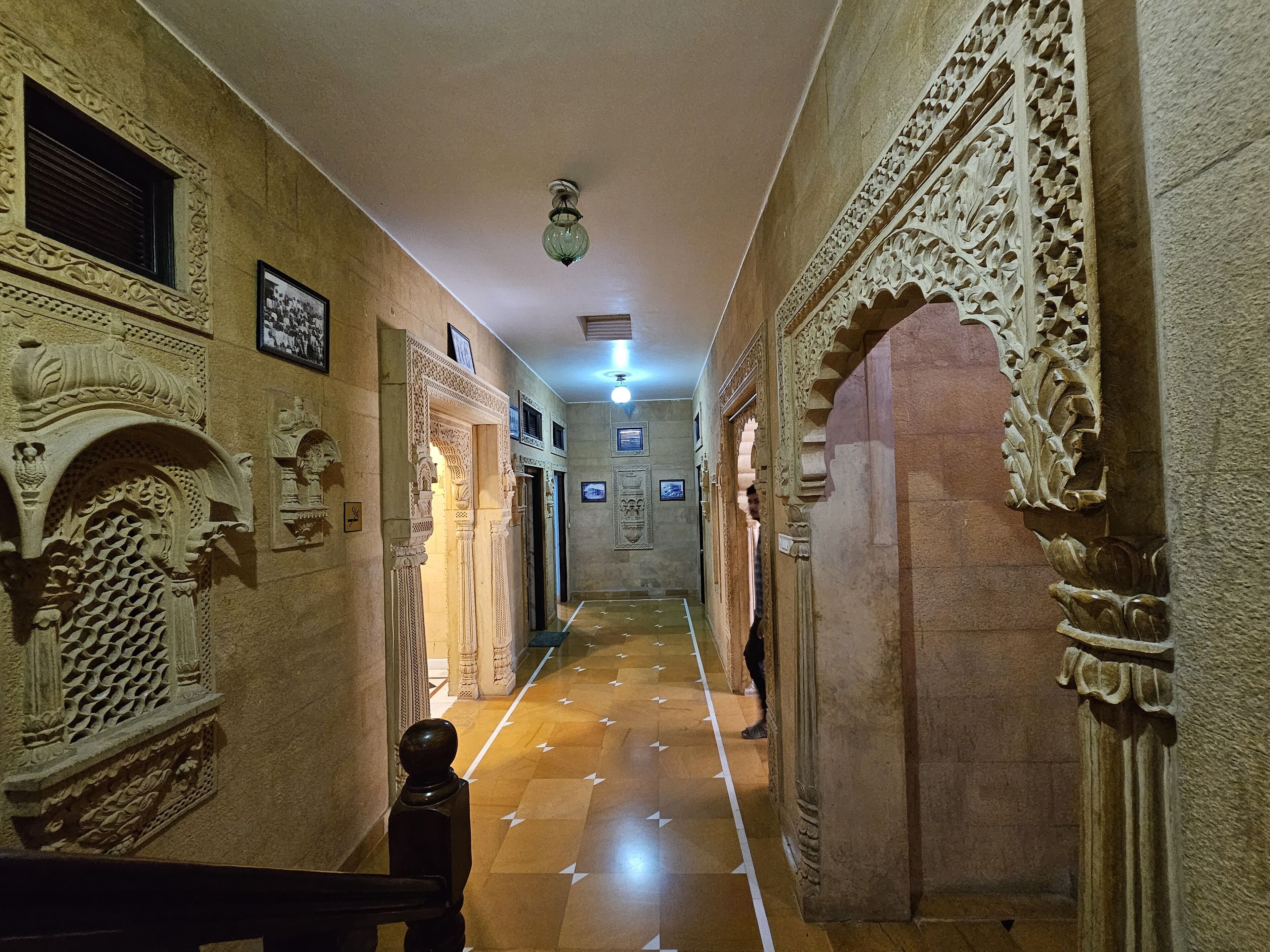 deluxe room | living area | lcd tv