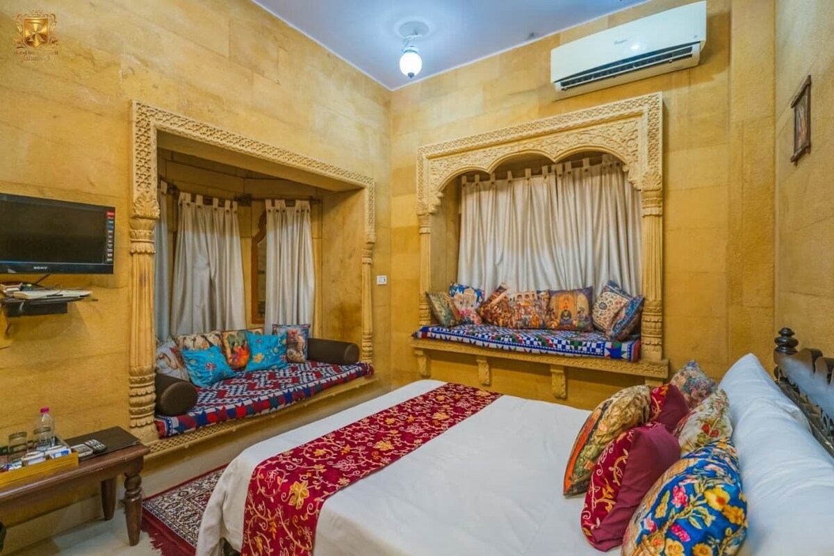 Superior Room, 1 Katil Raja (King) | Peralatan tempat tidur premium, busa memori, peti besi dalam bilik 