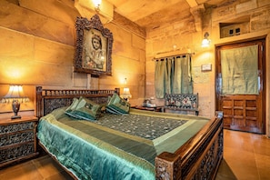 Quarto casal standard, 1 cama de casal, vista para a cidade | Individualmente decorados, individualmente mobiliados