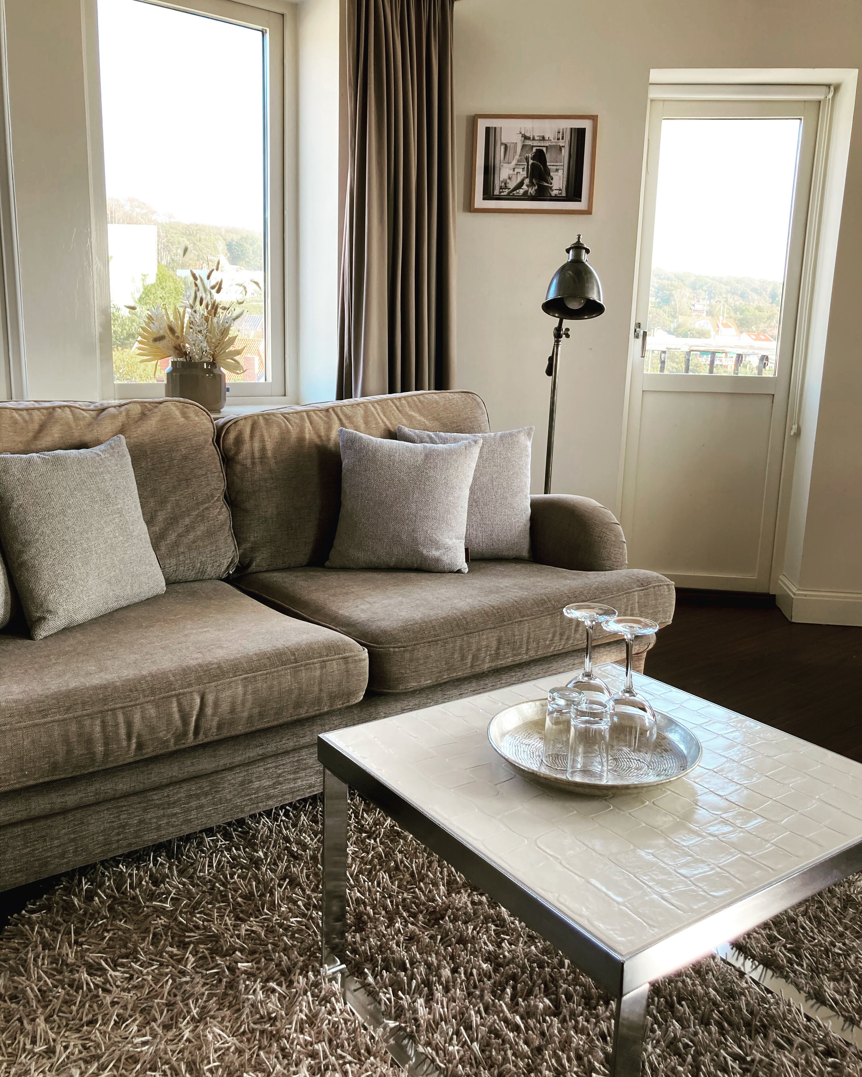 suite, ocean view | living area | 24-inch flat-screen tv with cable channels, tv