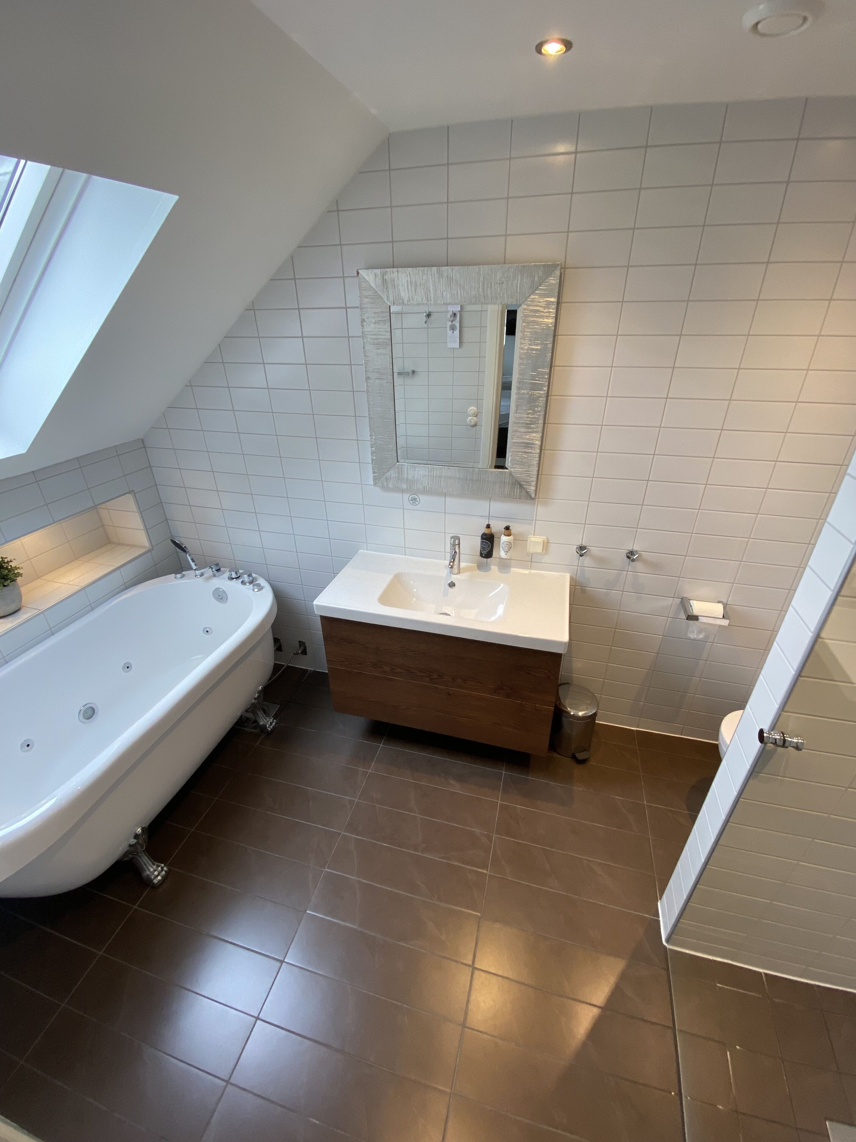 suite, ocean view | bathroom sink