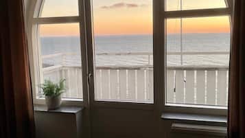 Chambre Double (Large) | Décoration personnalisée, fer et planche à repasser, Wi-Fi gratuit