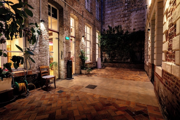 Terrace/patio - Hôtel Les Trois Luppars (Arras)