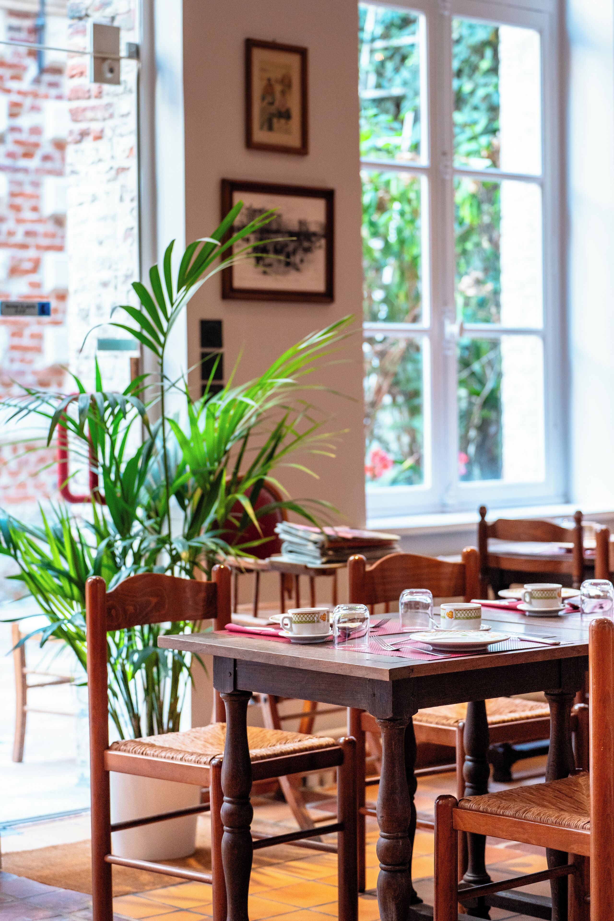 Dagelijks continentaal ontbijt (EUR 13 per persoon)