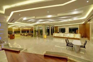 Lobby - Hotel Babylon International (Raipur)