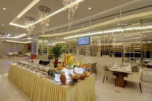 Buffet - Hotel Babylon International (Raipur)