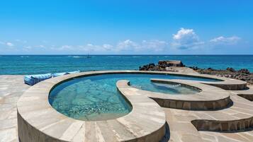 Suite on the Rocks | Private pool