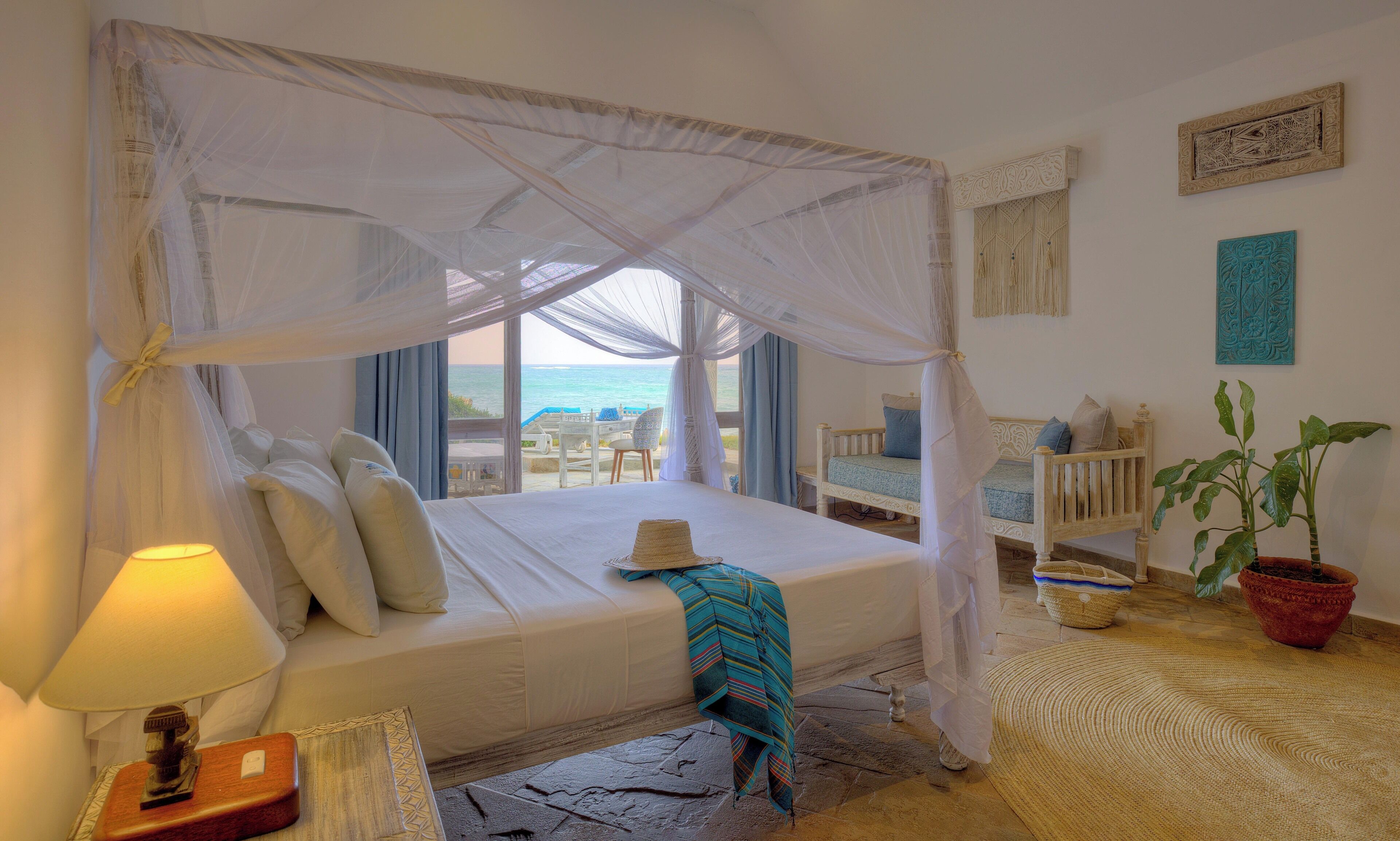 Ocean View Banda | In-room safe, desk, free WiFi, bed sheets