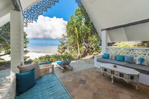 Ocean View Banda | Terrace/patio - Chale Island Resort (Chale Island)