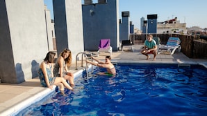Outdoor pool - Residencia estudiantes Onix (Barcelona)
