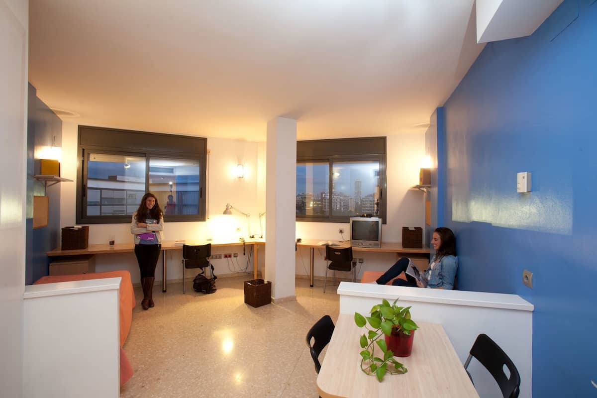 Desk, cribs (free), rollaway beds (surcharge), WiFi (free)