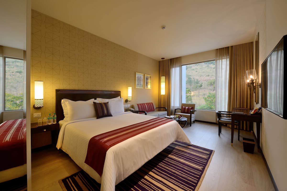 Premium bedding, minibar, in-room safe, desk