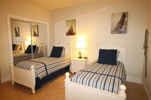 3 dormitorios, ropa de cama de alta calidad, escritorio y wifi gratis