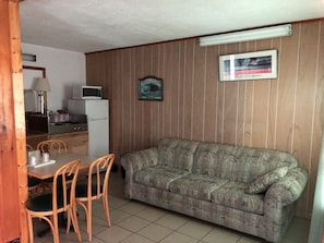 Habitación triple, varias camas | Servicio a la habitación
