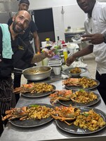 Se sirven desayunos y cenas, con vista al mar