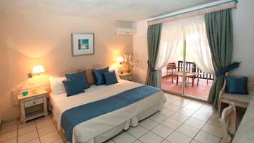 Apartamento panorâmico, 1 quarto, de frente para a praia | 1 quarto, ferros/tábuas de passar roupa, Wi-Fi de cortesia