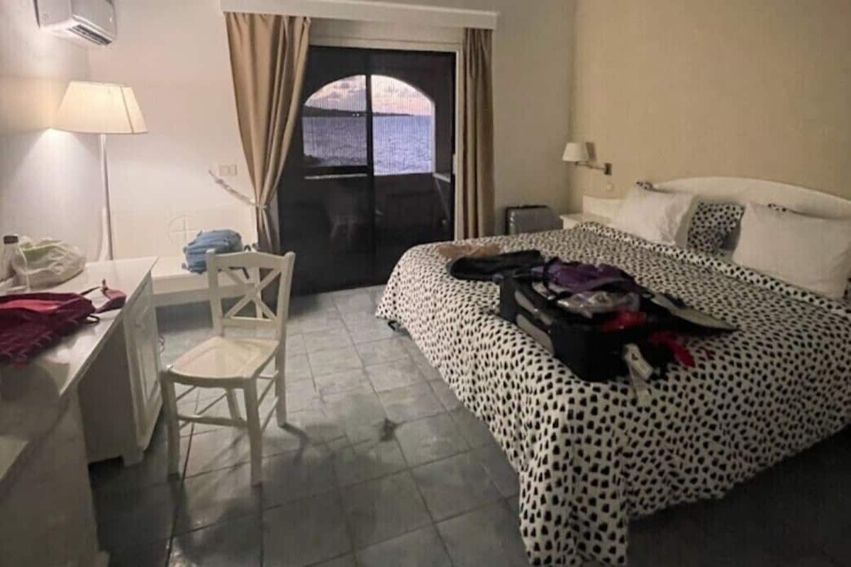panoramic apartment, 1 bedroom, ocean view | 1 bedroom, iron/ironing board, free wifi, bed sheets