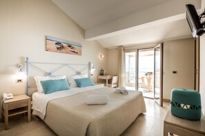 Minibar, coffres-forts dans les chambres, bureau, chambres insonorisées