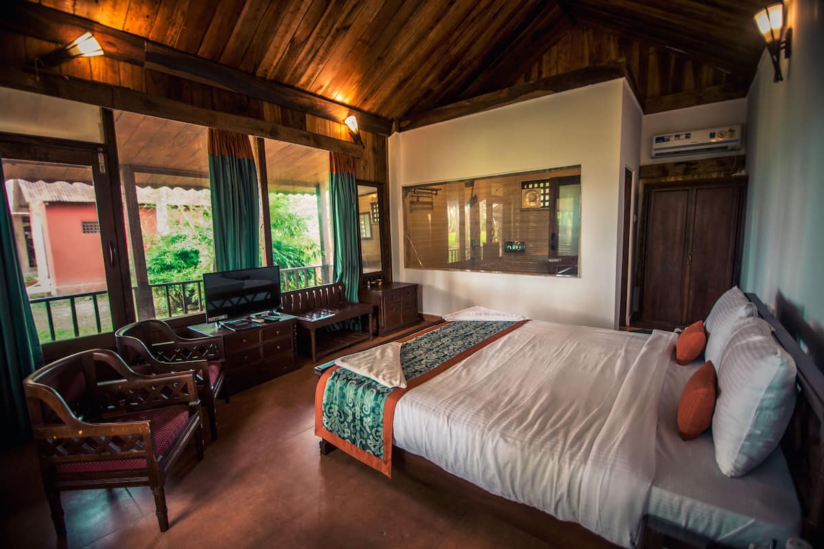 Deluxe Cottage, 1 Katil Ratu (Queen), Beach View | 1 bilik tidur, meja