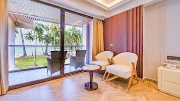 極品客房 | 書桌、筆電工作空間