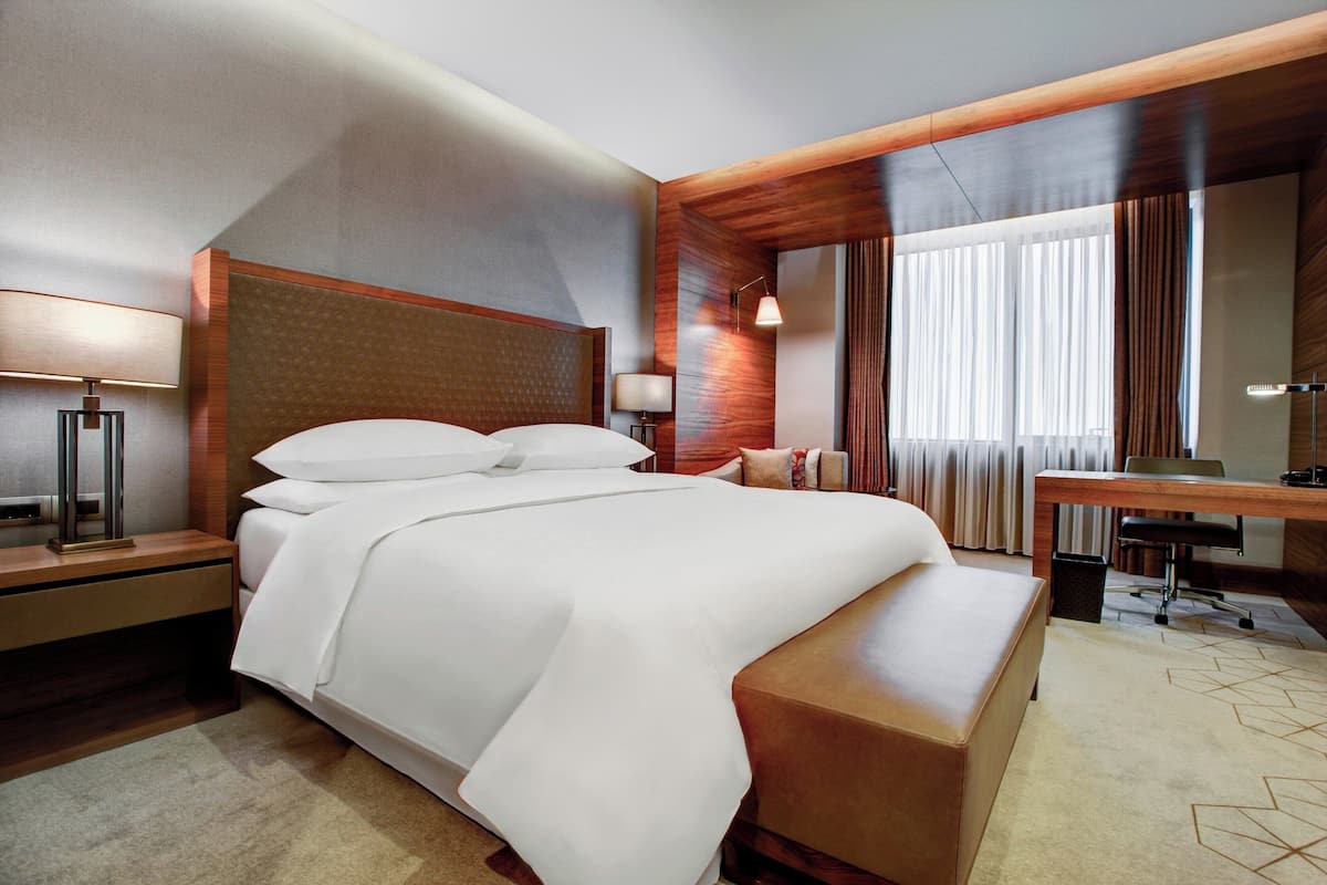 1 bedroom, in-room safe, desk, soundproofing