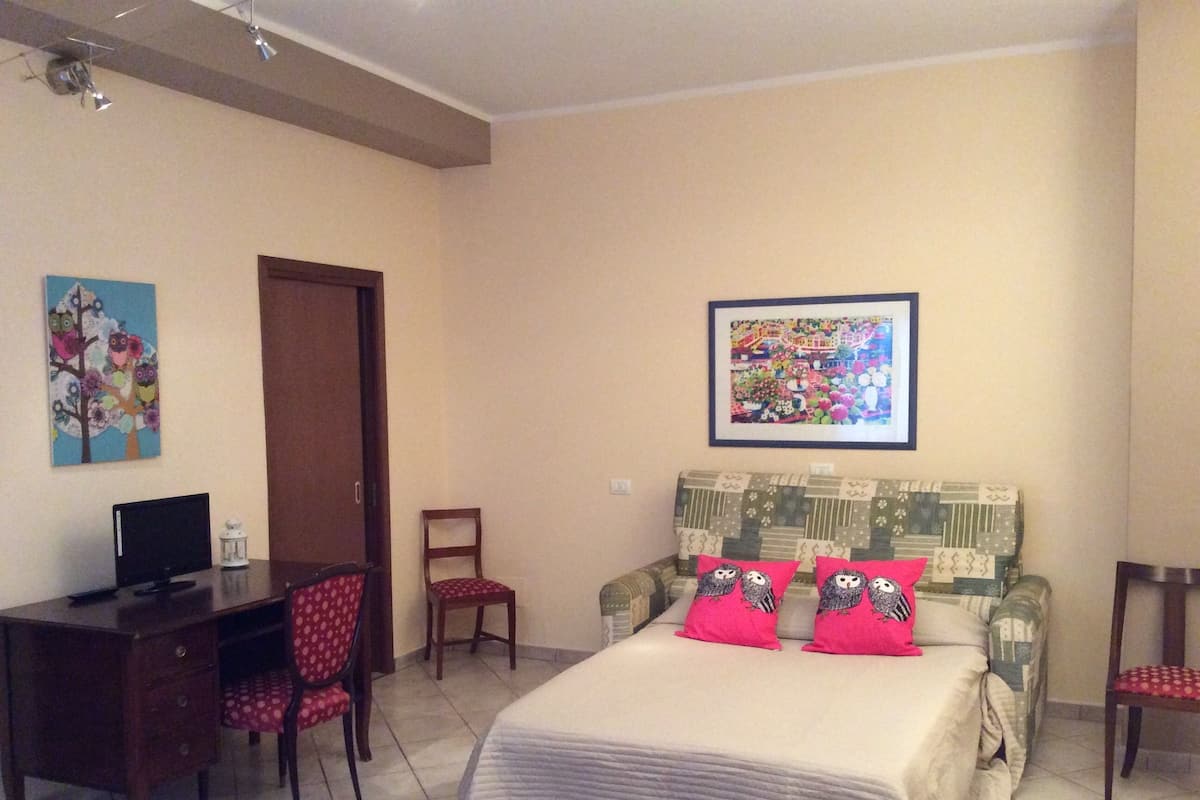 Artículos del minibar gratis y caja de seguridad en la habitación
