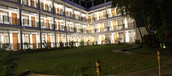 Silver Sand Sentinel ในภาษาไทยคือ "ซิลเวอร์ แซนด์ เซนติเนล"