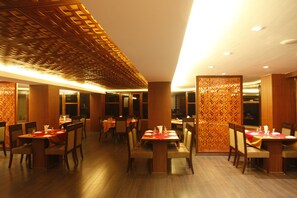 Dining - Silver Sand Sentinel (Port Blair)