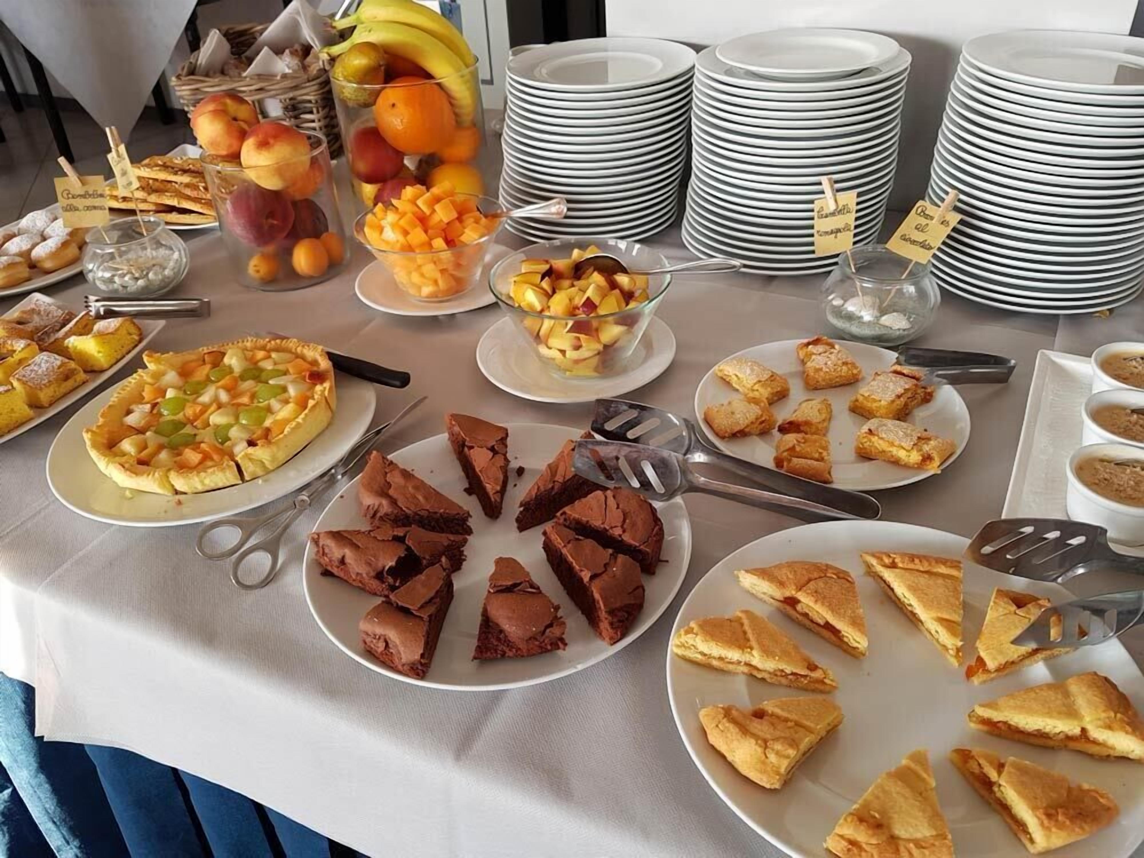 Free buffet breakfast