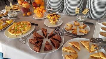 Free buffet breakfast