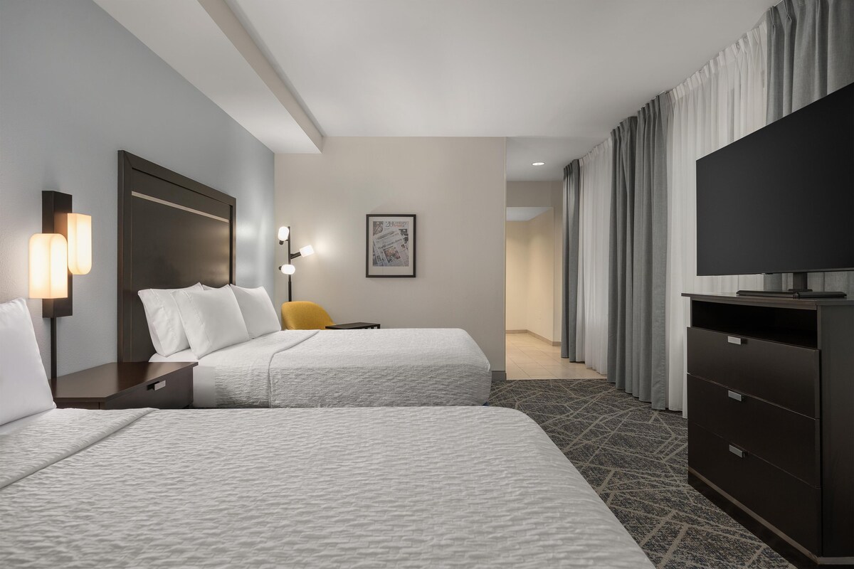 Room, 2 Queen Beds, Non Smoking