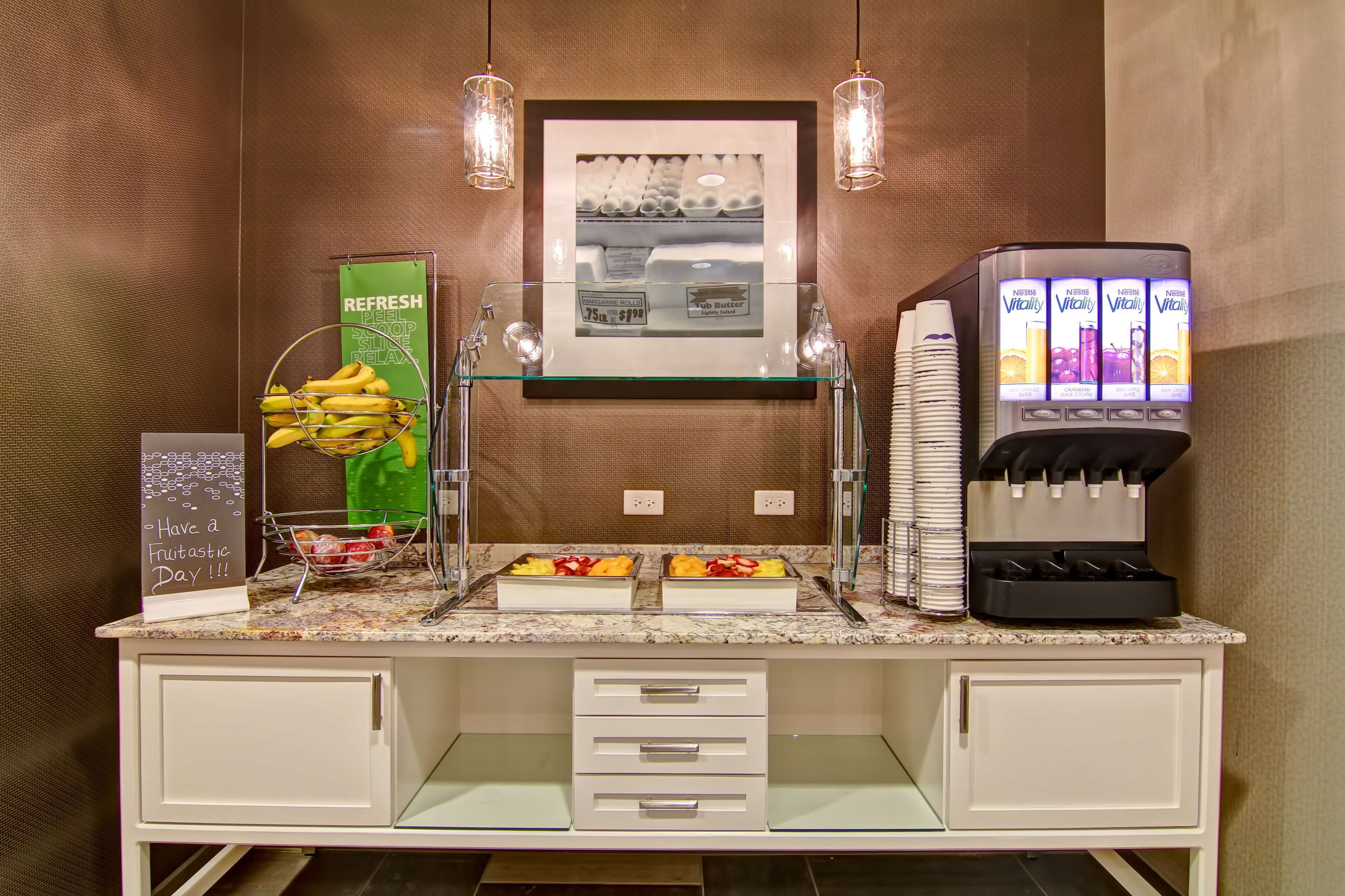 Photo - Hampton Inn and Suites Cincinnati - Downtown