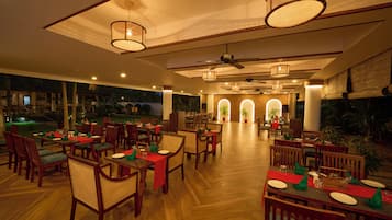 2 restaurants, breakfast, lunch, dinner served; Regional cuisine