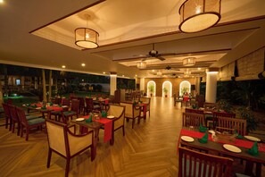 2 restaurants, breakfast, lunch, dinner served; Regional cuisine