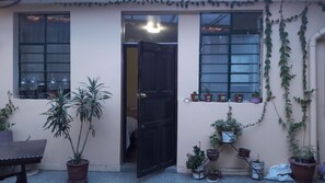 Quadruple Room | Property entrance - Hostal El Balcón Cusqueño (Cusco)