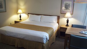 Standard Room, 1 King Bed, Allergy Friendly | Iron/ironing board (on request), cribs (surcharge), WiFi (free) - Hiawatha Motel (Escanaba)