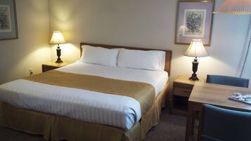 Standard Room, 1 King Bed, Allergy Friendly | Iron/ironing board, cribs/infant beds, free WiFi, bed sheets