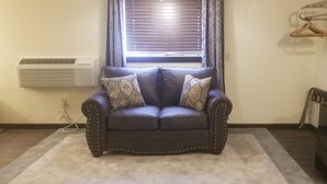 Iron/ironing board (on request), cribs (surcharge), WiFi (free) - Hiawatha Motel (Escanaba)
