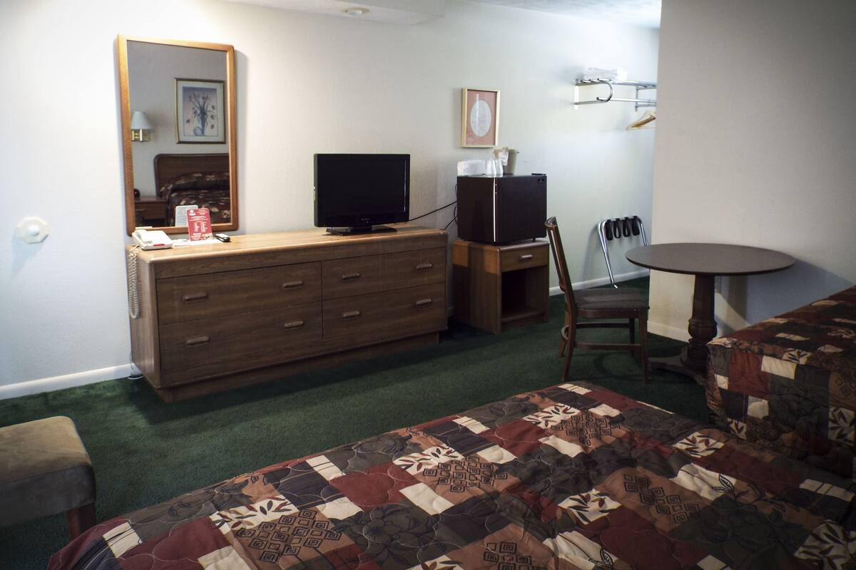 Standard Room, 2 Double Beds, Allergy Friendly | Iron/ironing board (on request), cribs (surcharge), WiFi (free)