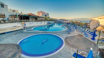 Outdoor pool, pool loungers